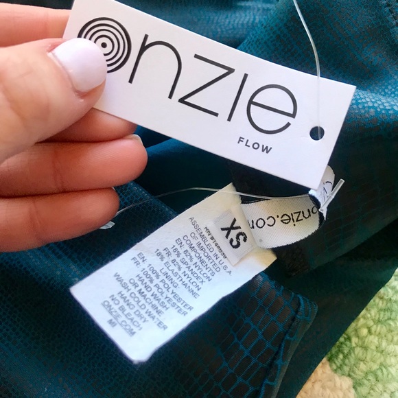 NWT Onzie Snakeskin Turquoise Legging - Size XS! - Picture 3 of 6